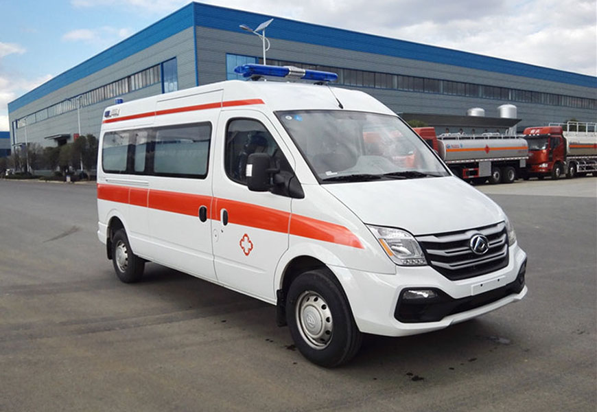 國六大通V80長軸中頂轉(zhuǎn)運型救護車