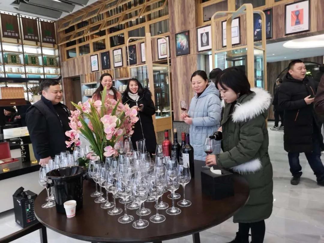 專題：程力匯隆重試營業(yè)，賓客盈門商賈名媛薈萃