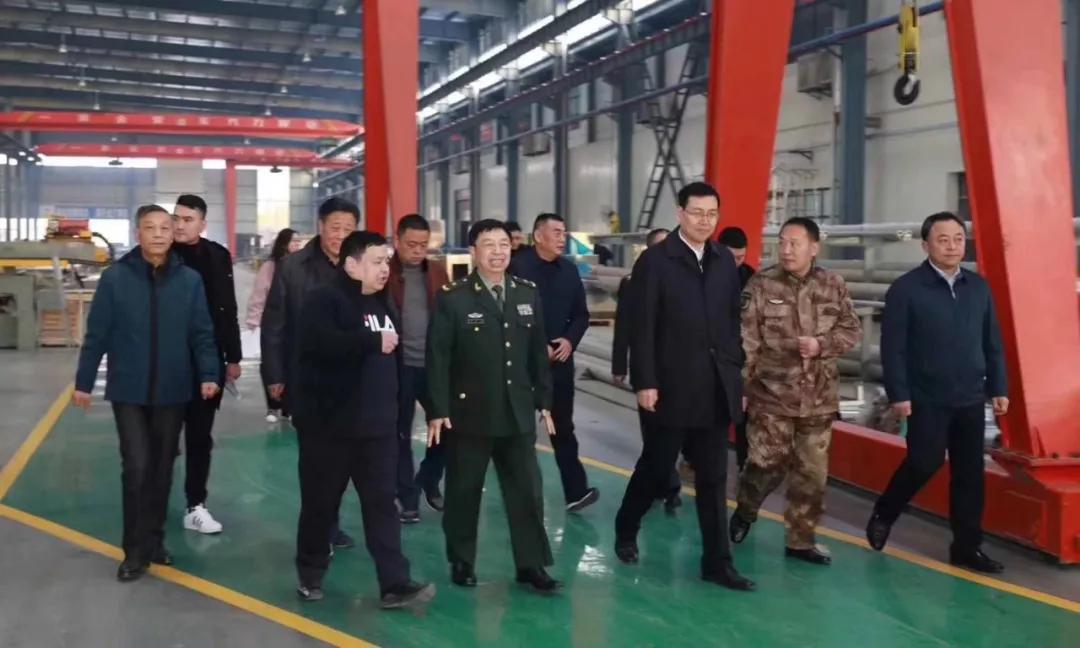 湖北省軍區(qū)、隨州市黨委領(lǐng)導(dǎo)人指導(dǎo)程力專汽產(chǎn)業(yè)走高質(zhì)量發(fā)展之路