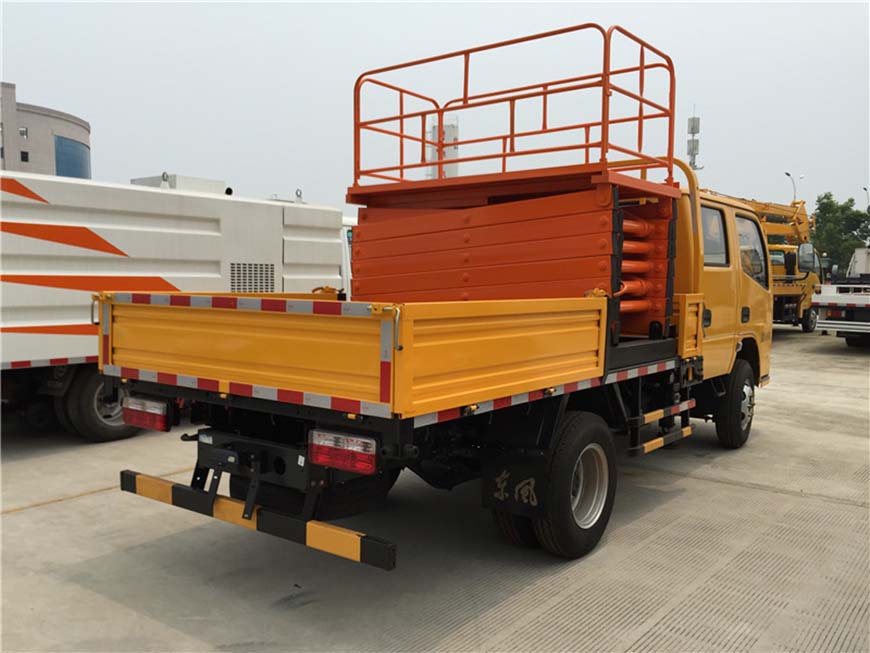 東風(fēng)8米、10米升降平臺(tái)車